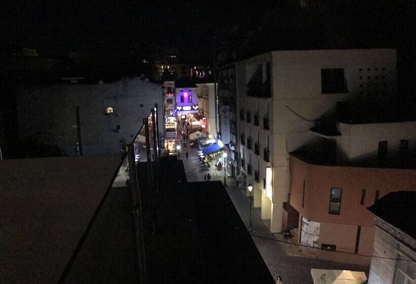 New Era Hotel Old Town Bucharest Parking With Fee Nearby