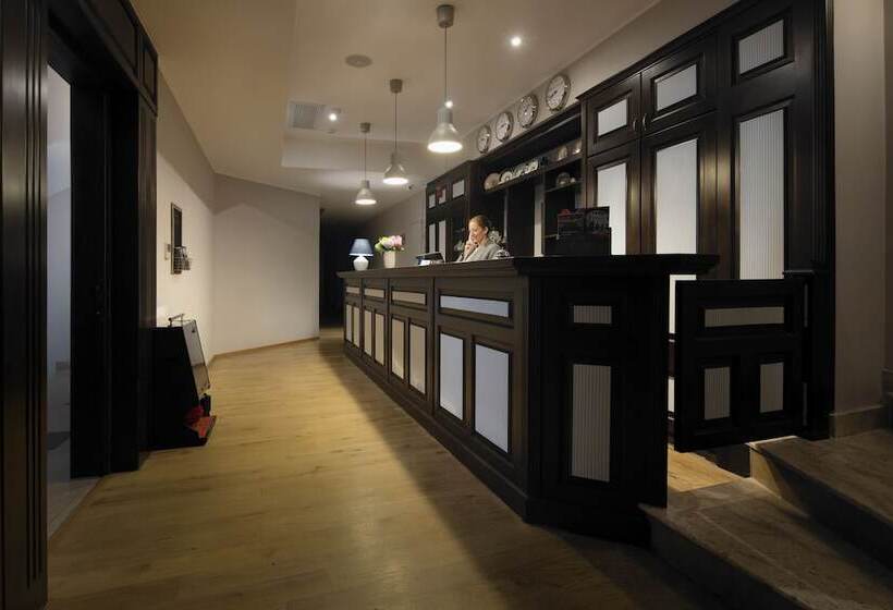 New Era Hotel Old Town Bucharest Parking With Fee Nearby