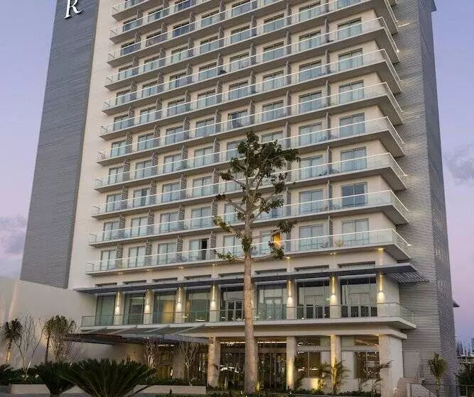 ホテル Renaissance Cancun Resort & Marina