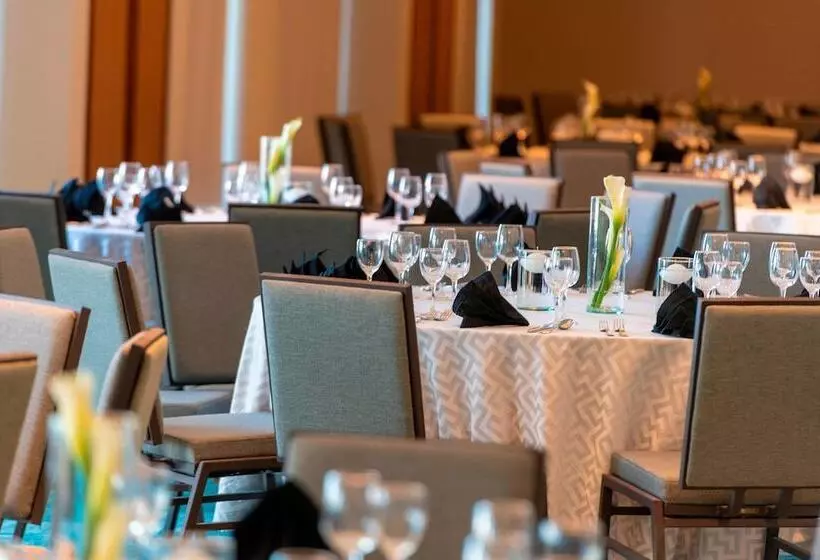 ホテル Renaissance Cancun Resort & Marina