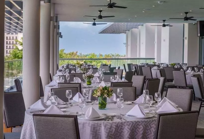 ホテル Renaissance Cancun Resort & Marina