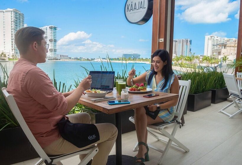 فندق Renaissance Cancun Resort & Marina