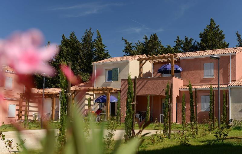 Отель Residence Odalys Le Mas Des Alpilles