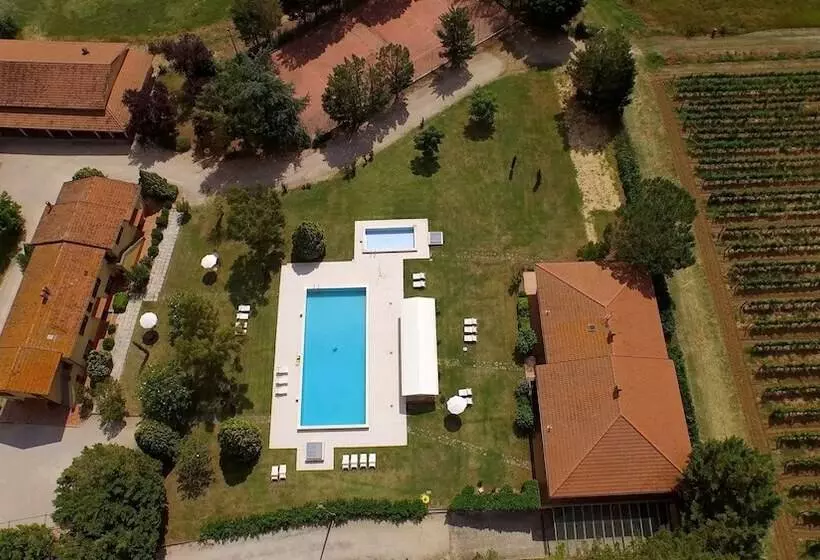 Hotelli Tenuta Lamborghini Golf & Resort