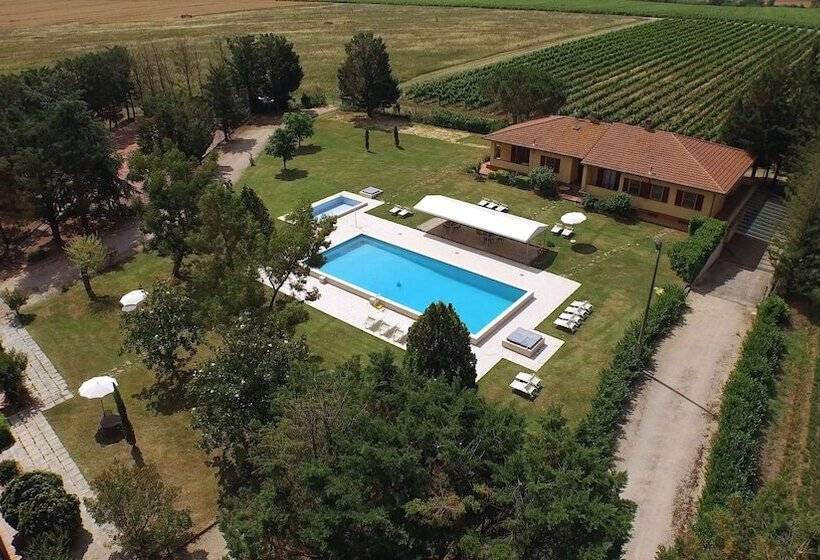 Отель Tenuta Lamborghini Golf & Resort