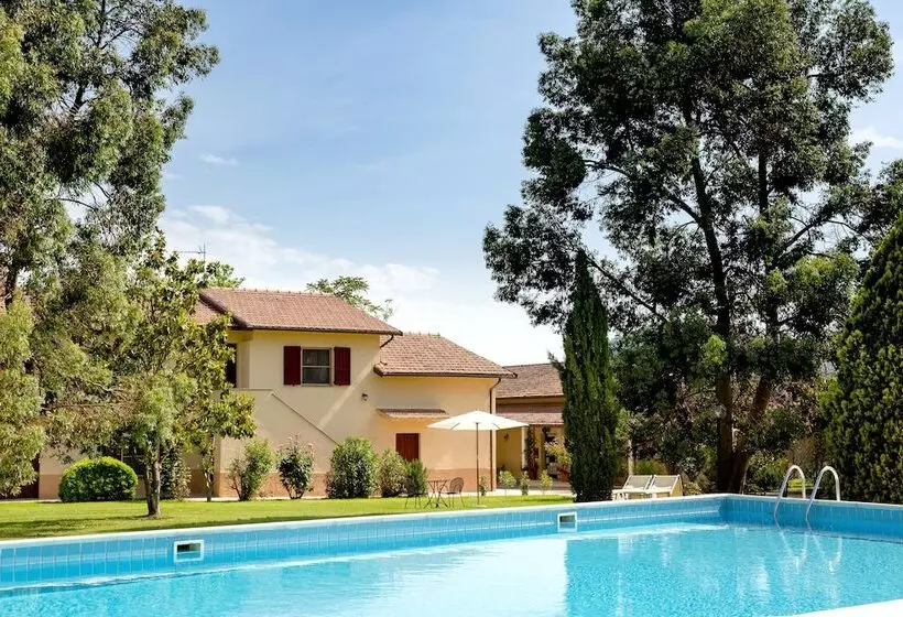 Hotelli Tenuta Lamborghini Golf & Resort