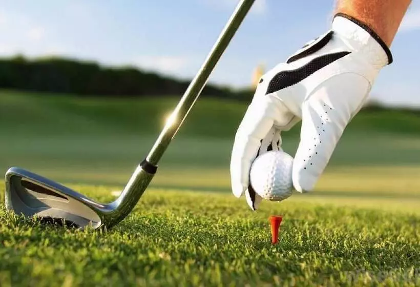 Hotelli Tenuta Lamborghini Golf & Resort