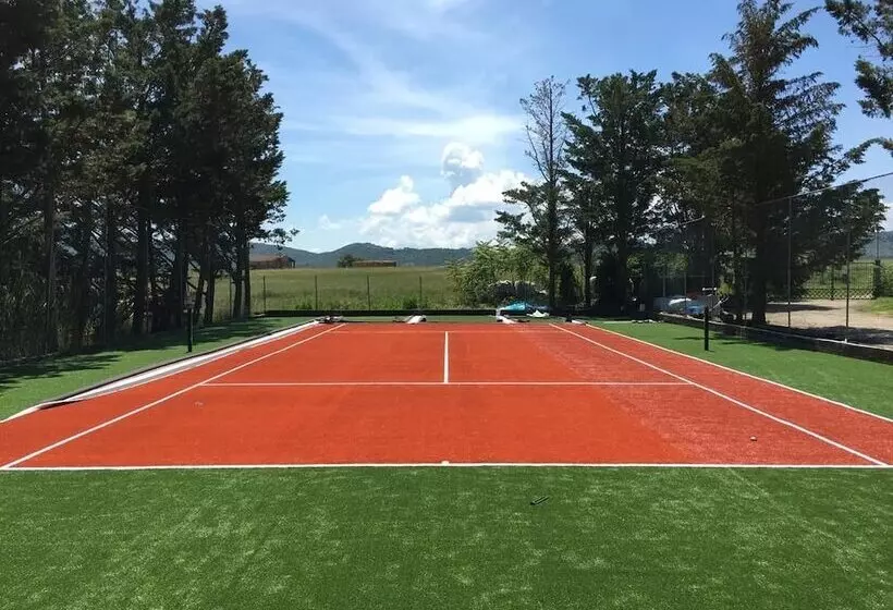 Hotelli Tenuta Lamborghini Golf & Resort