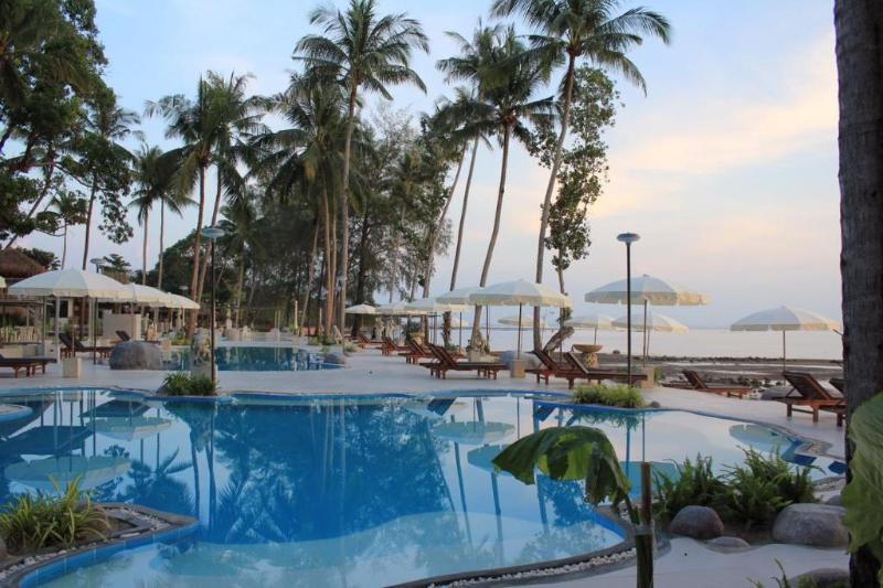 Отель Villa Chacha Krabi Beachfront Resort
