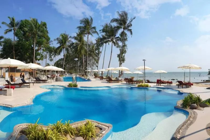 ホテル Villa Chacha Krabi Beachfront Resort