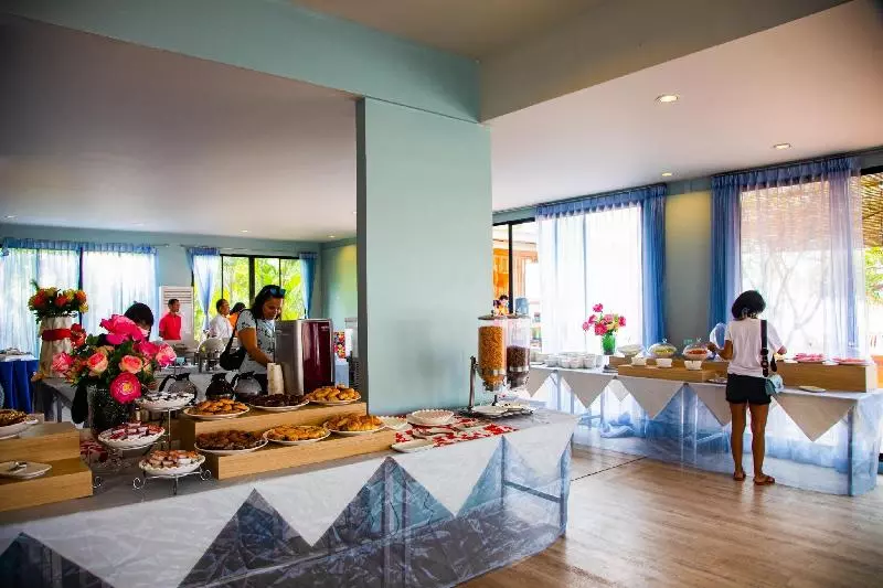 ホテル Villa Chacha Krabi Beachfront Resort