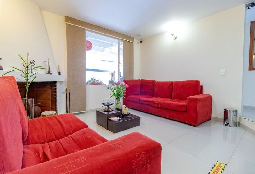 בית מלון כפרי Ayenda Nabusimake