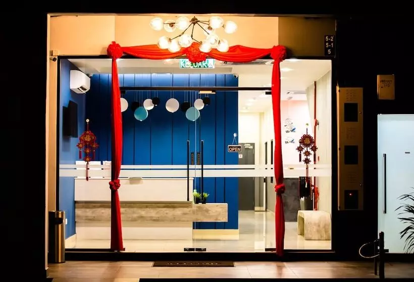 ホテル Jenjarom Boutique