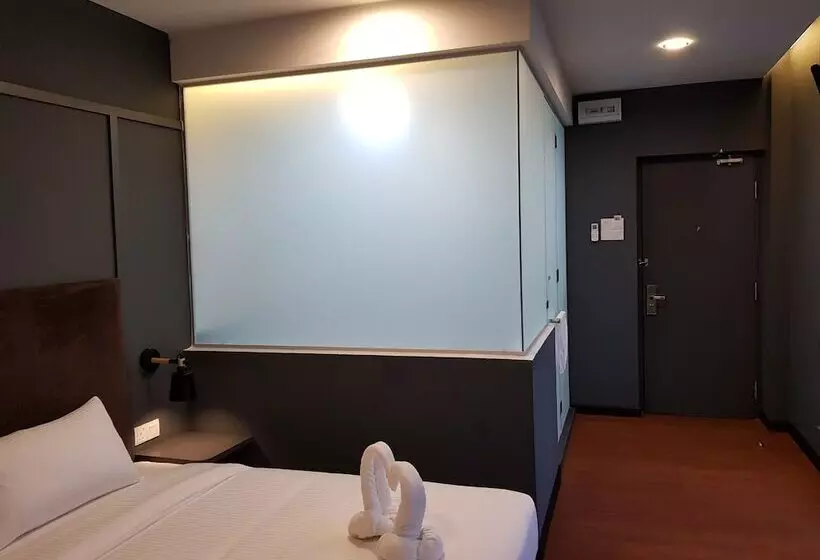 ホテル Jenjarom Boutique