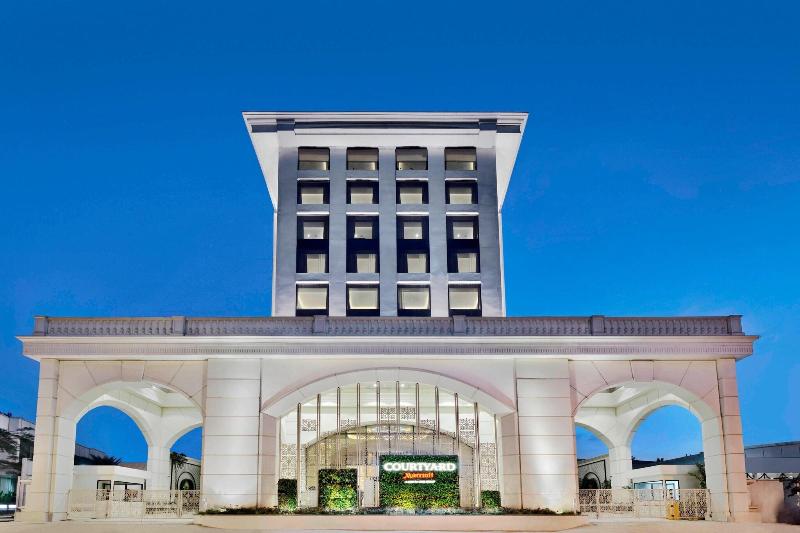 هتل Courtyard By Marriott Bengaluru Hebbal