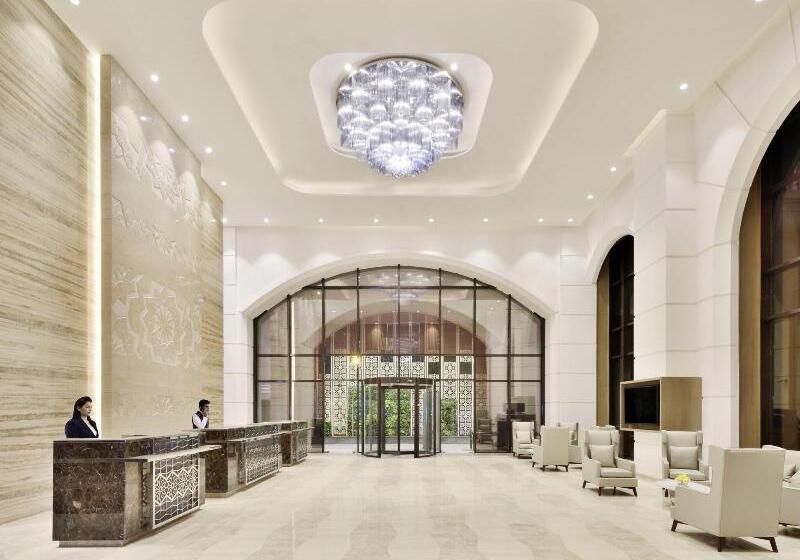 هتل Courtyard By Marriott Bengaluru Hebbal