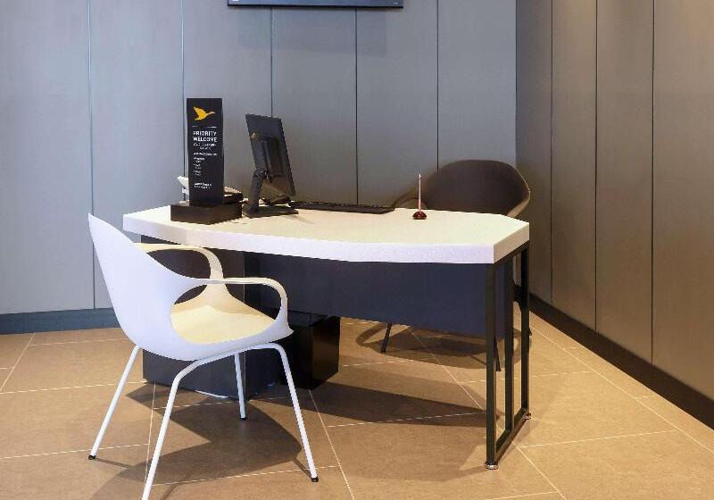 Отель Ibis Styles Tokyo Bay