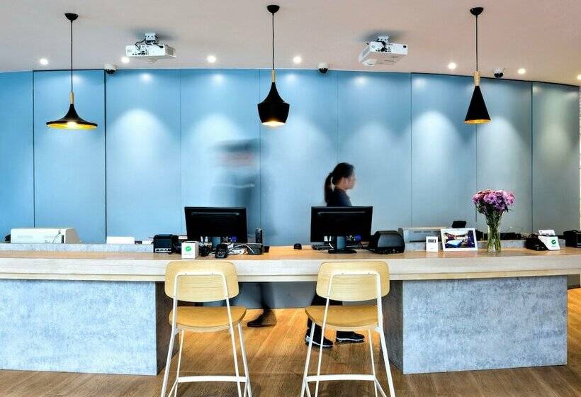 Hotel Ibis Yichang Bayi Rd