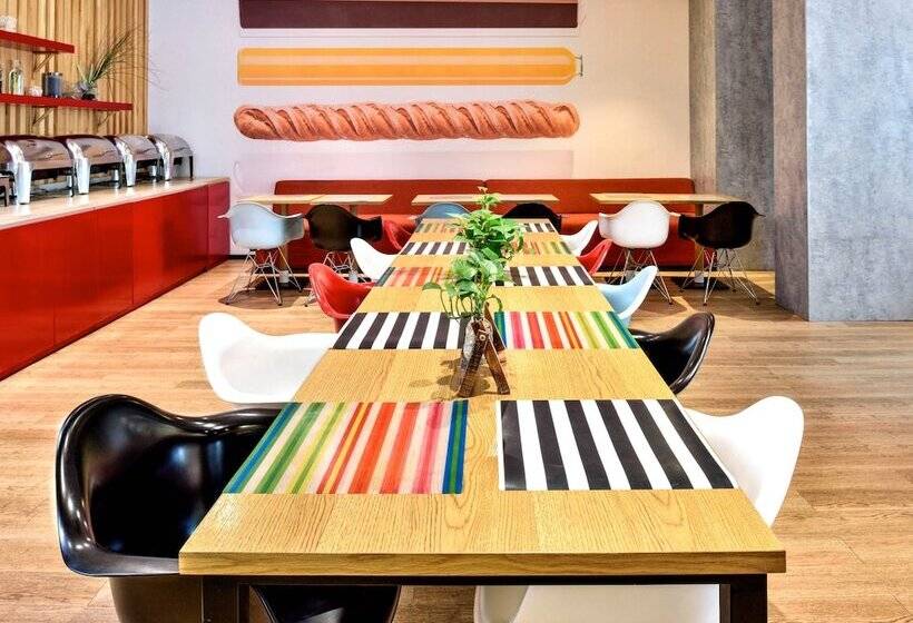 Hotel Ibis Yichang Bayi Rd