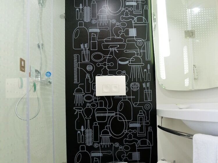 Hotel Ibis Yichang Bayi Rd