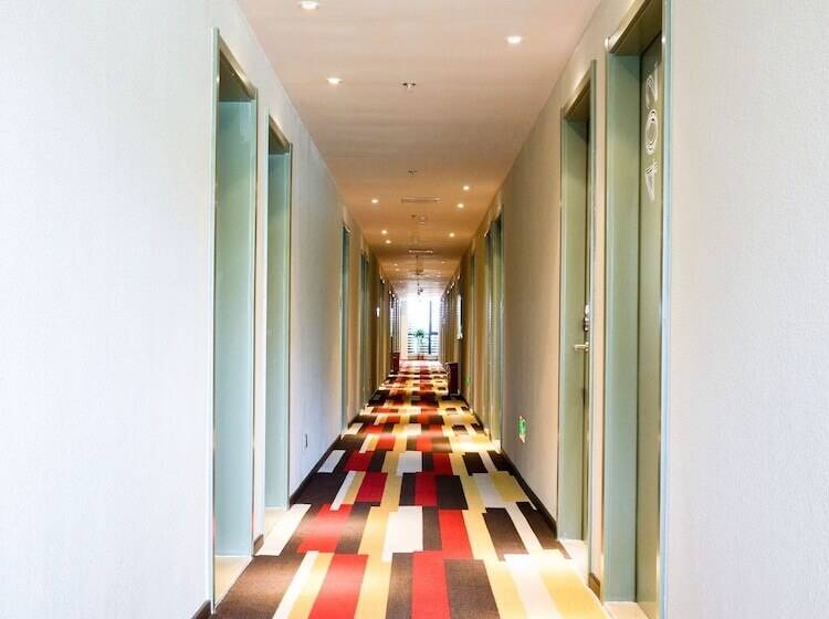 Hotel Ibis Yichang Bayi Rd