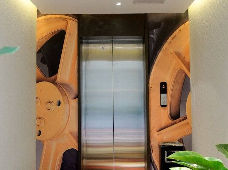 Hotel Ibis Yichang Bayi Rd