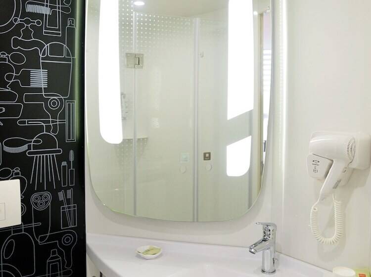 Hotel Ibis Yichang Bayi Rd