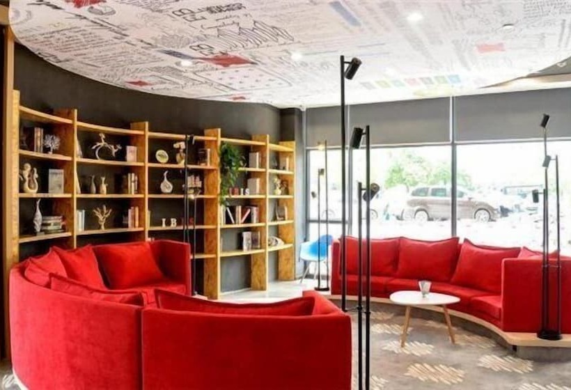 Hotel Ibis Yichang Bayi Rd