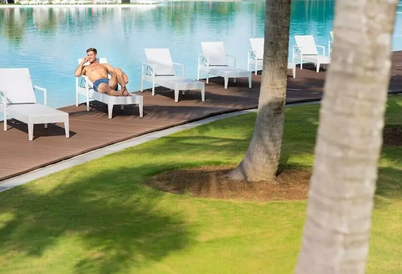 Hotelli Natra Bintan A Tribute Portfolio Resort