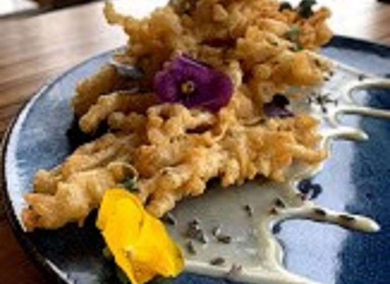 هتل The Rose Chicago, Tapestry Collection By Hilton