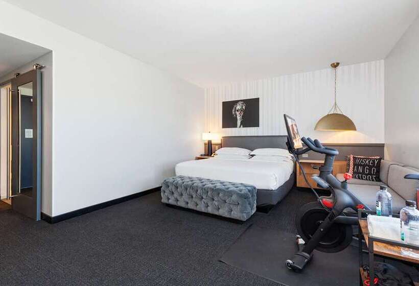 هتل The Rose Chicago, Tapestry Collection By Hilton