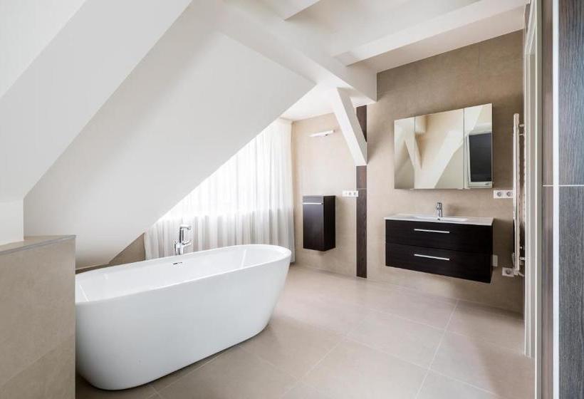 Fotos del hotel úttö Luxury Suites:  4