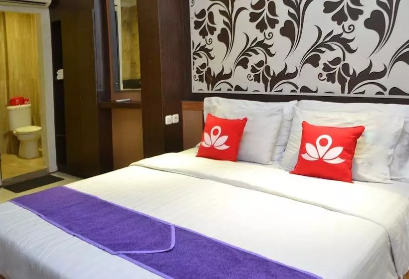 Hotelli Zen Rooms Basic Kalimas Sunan Ampel