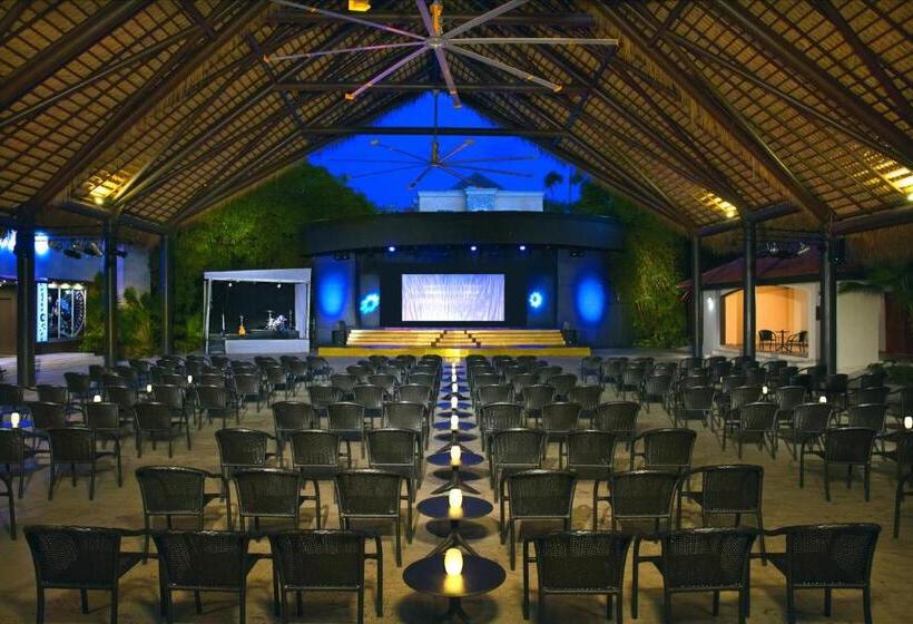 استراحتگاه Impressive Punta Cana