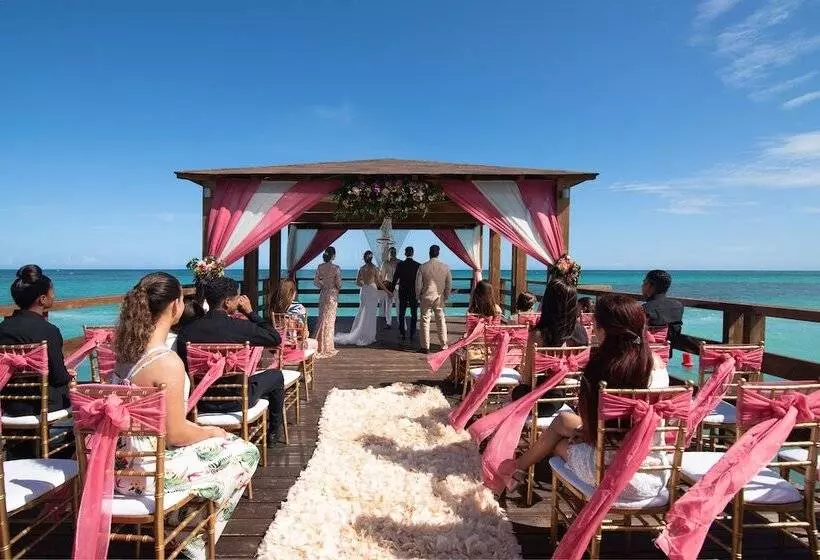 Lomakeskus Impressive Punta Cana