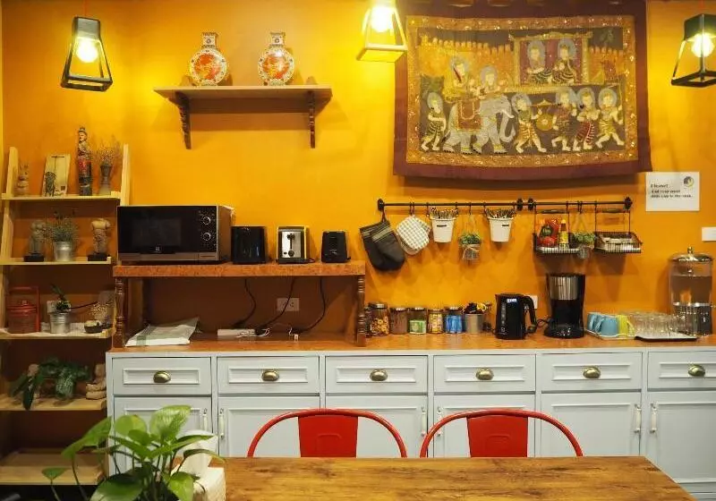 ユースホステル The Luna