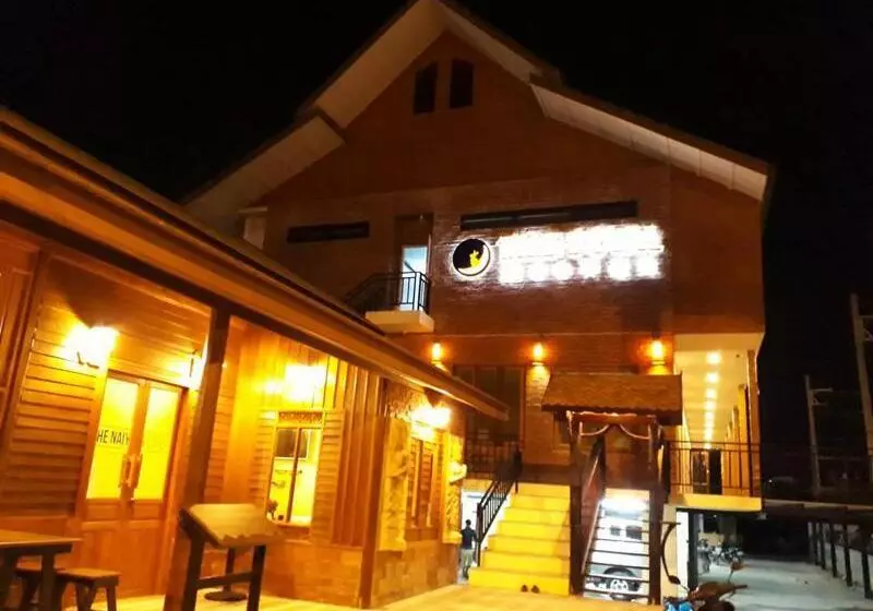 ユースホステル The Luna