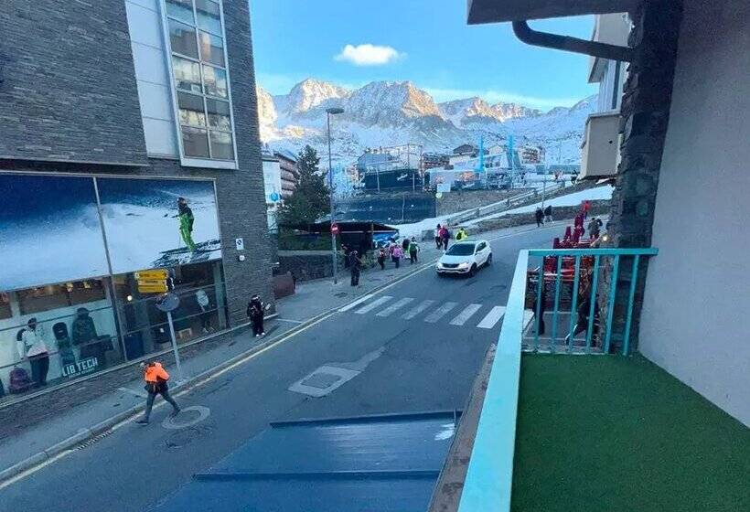 Apartamentos La Cabaneta Mikka Sky 3000