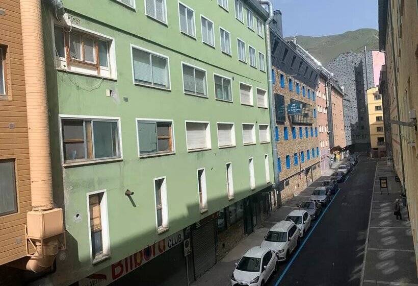 Apartamentos La Cabaneta Mikka Sky 3000