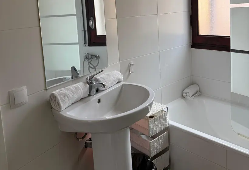 Apartamentos La Cabaneta Mikka Sky