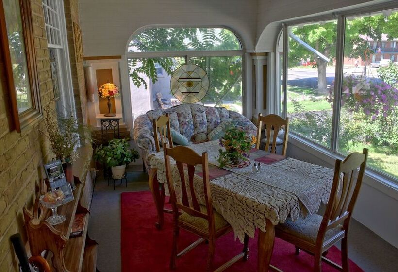 مبيت وإفطار Bard's Inn