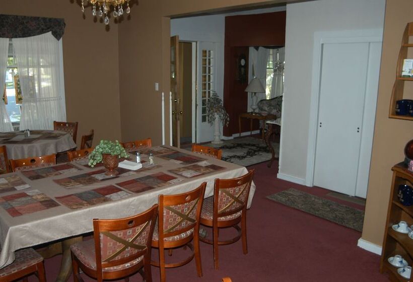 مبيت وإفطار Bard's Inn