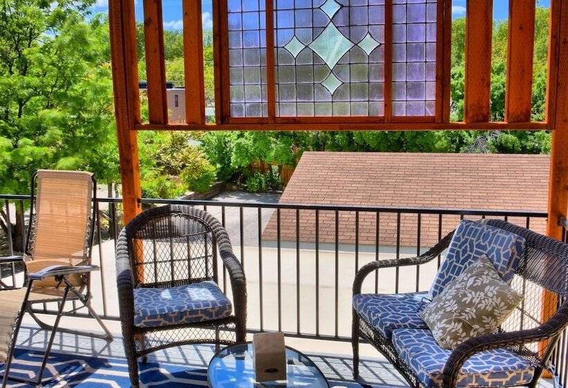 مبيت وإفطار Bard's Inn