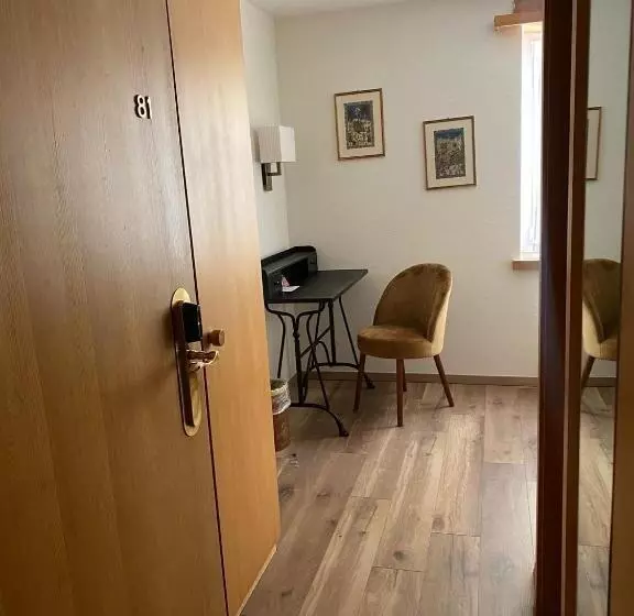 مسافرخانه Petit Steffani Bed & Breakfast