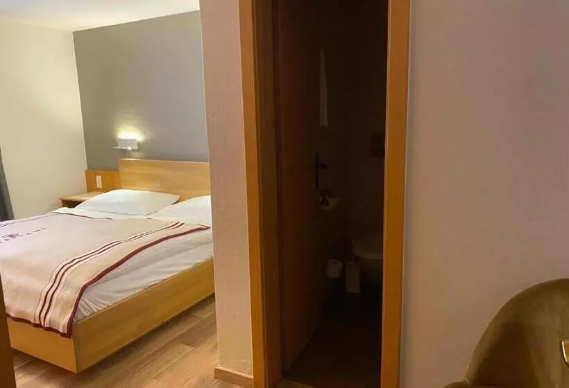 مسافرخانه Petit Steffani Bed & Breakfast