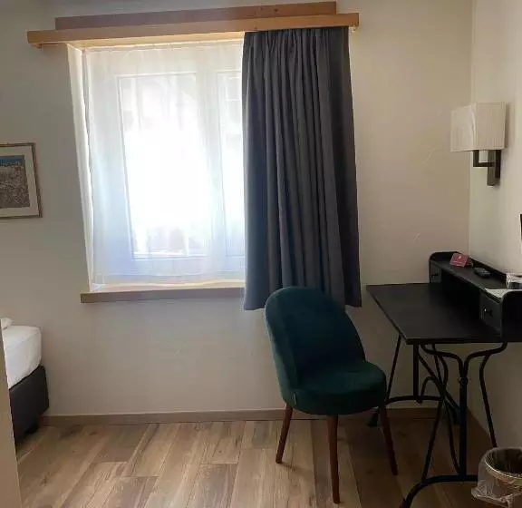 مسافرخانه Petit Steffani Bed & Breakfast