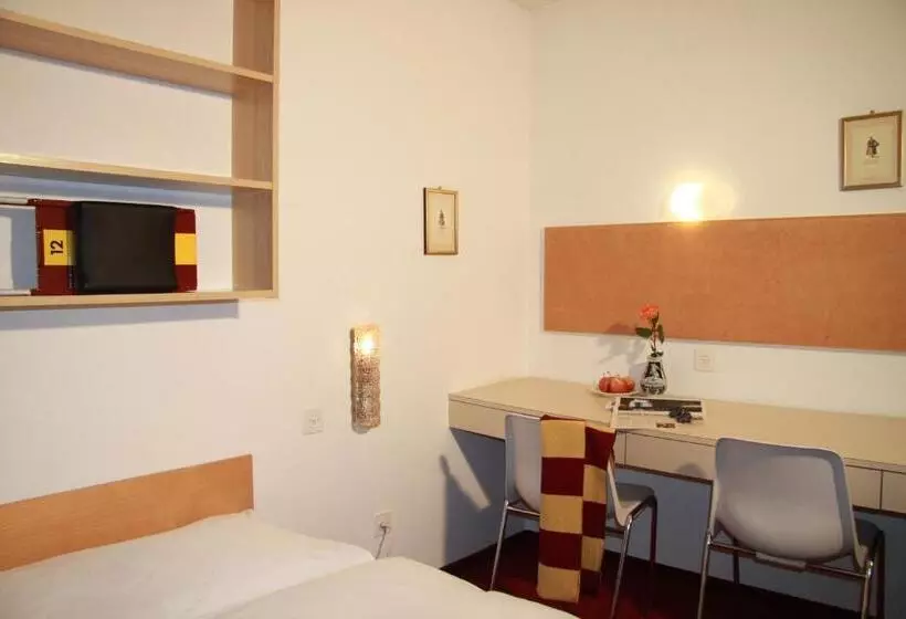 مسافرخانه Petit Steffani Bed & Breakfast