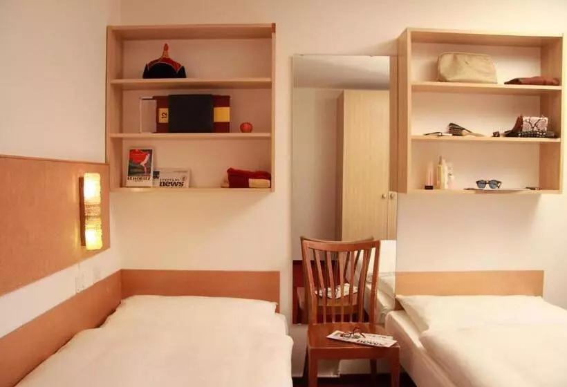 مسافرخانه Petit Steffani Bed & Breakfast