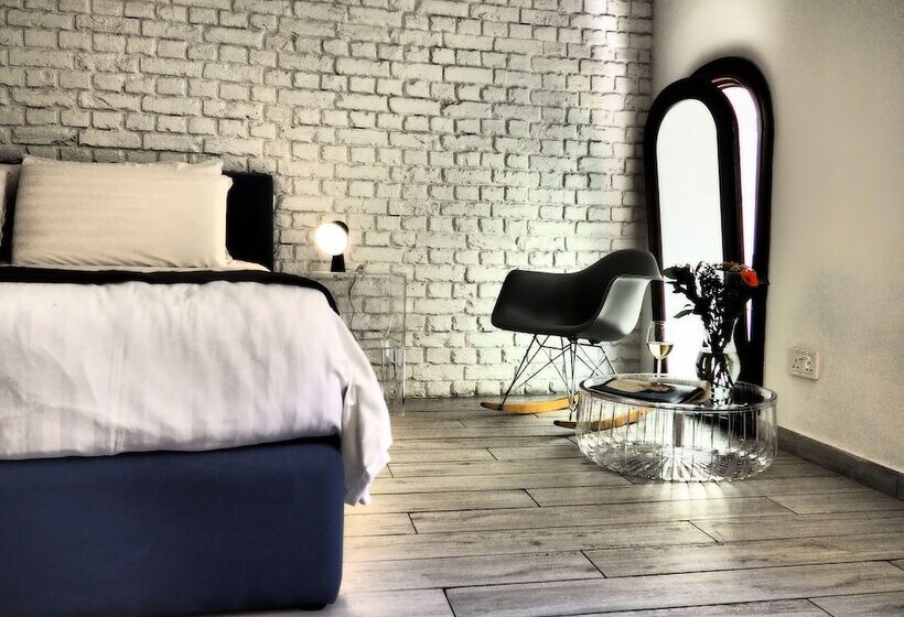 هتل Adelphi Boutique