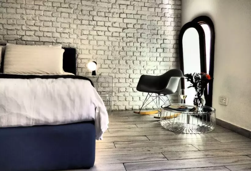 هتل Adelphi Boutique